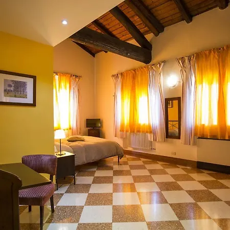 Residenza Bianconcini Alojamento de Acomodação e Pequeno-almoço 2*
